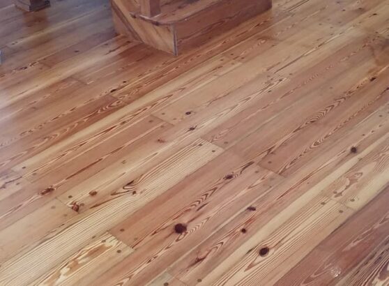 piso de madera pinotea hidrolaqueado